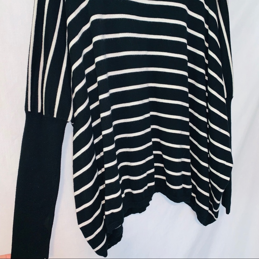 Vince Camuto M/L Black & White Sweater